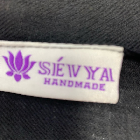 Sevya Handmade Wrap Shaw  Black All Over Floral Embroidered  Fringe Wool Viscose - Picture 11 of 12